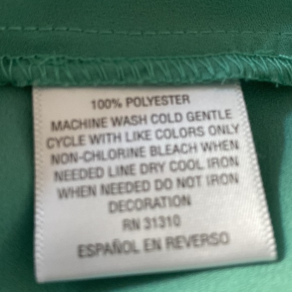 **2 for 20**Thalia Sodi Light Green Sleeveless
Blouse with Silver Metal Accent - Picture 12 of 13